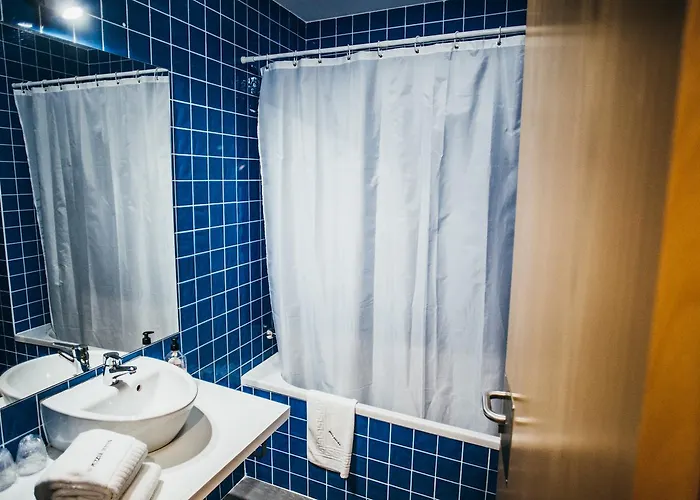 Alojamento de Acomodação e Pequeno-almoço Puzzle 4*